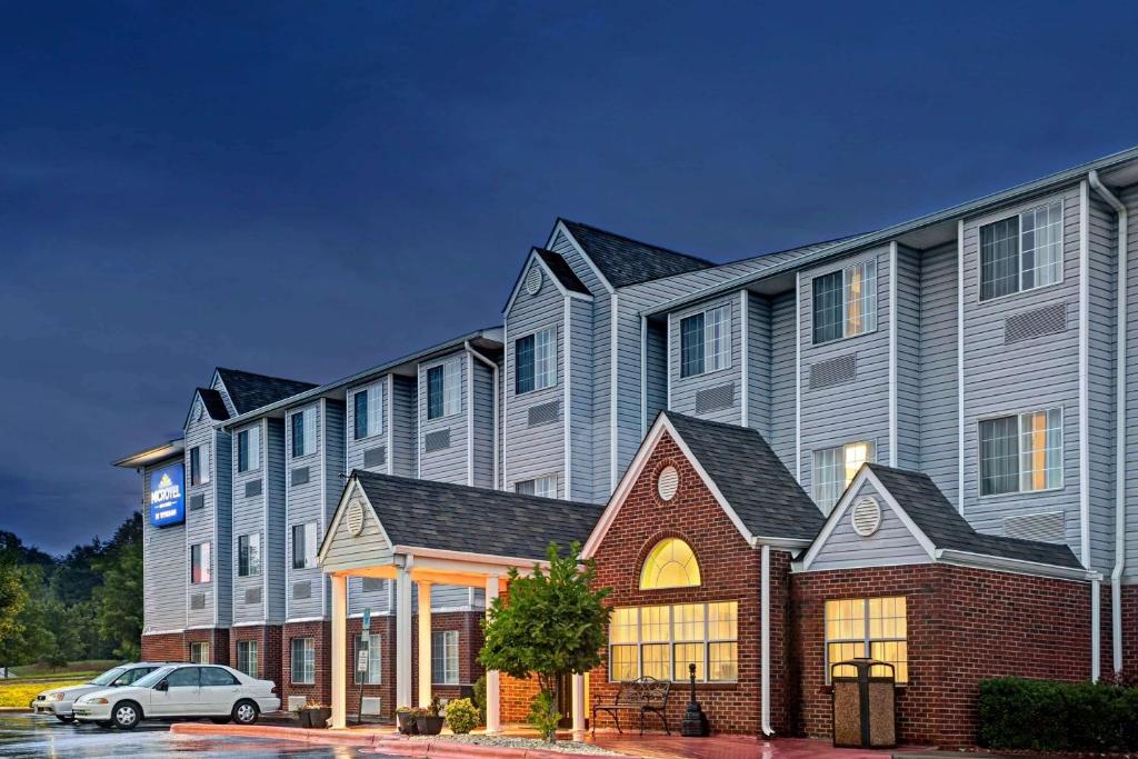 Microtel Inn & Suites by Wyndham Statesville - main image