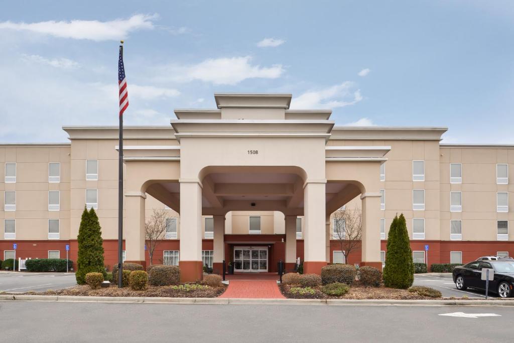 Hampton Inn Statesville - image 4