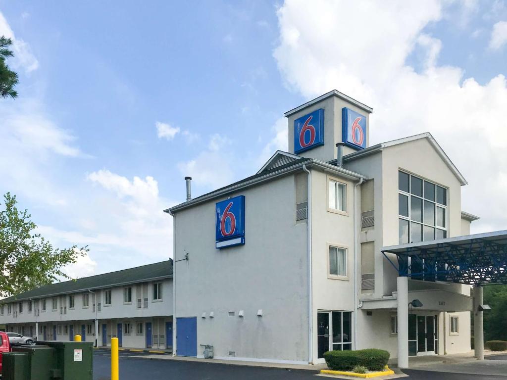 Motel 6-Statesville NC - main image