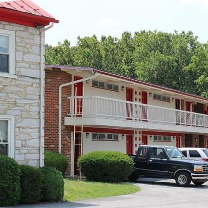 Hometown Inn Staunton - image 4