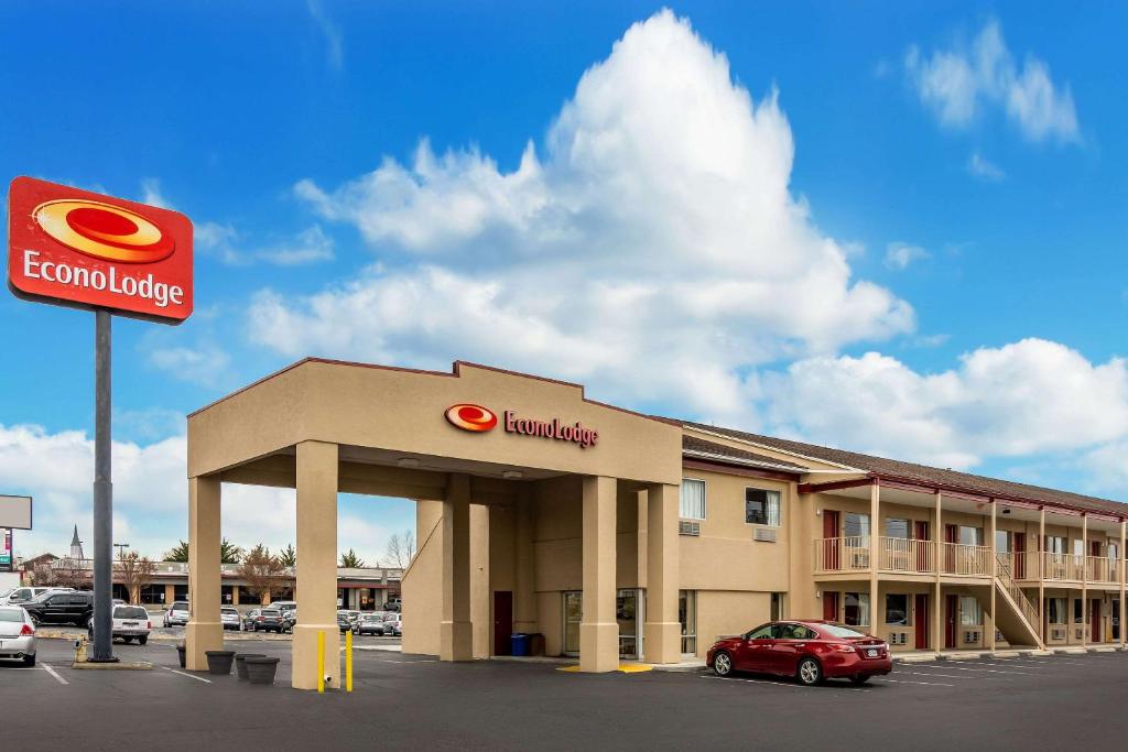 Econo Lodge East Staunton - main image