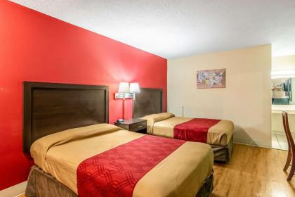 Econo Lodge East Staunton - image 14