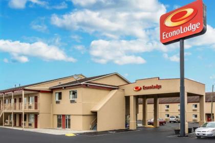 Econo Lodge East Staunton - image 2