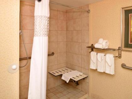 Hampton Inn Staunton - image 10