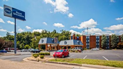 Best Western Staunton Inn - image 12