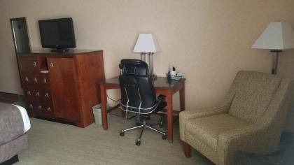 Best Western Staunton Inn - image 6