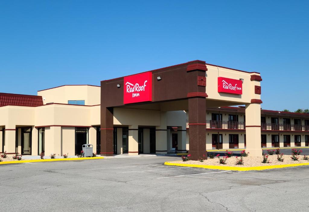 Red Roof Inn Staunton - image 4