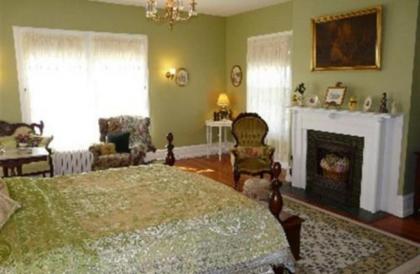 Berkeley House Bed & Breakfast - image 6