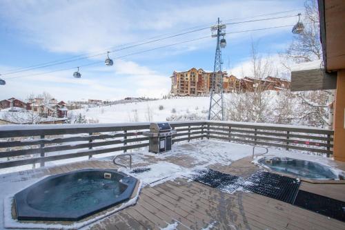 Ski Inn Condominiums - image 2