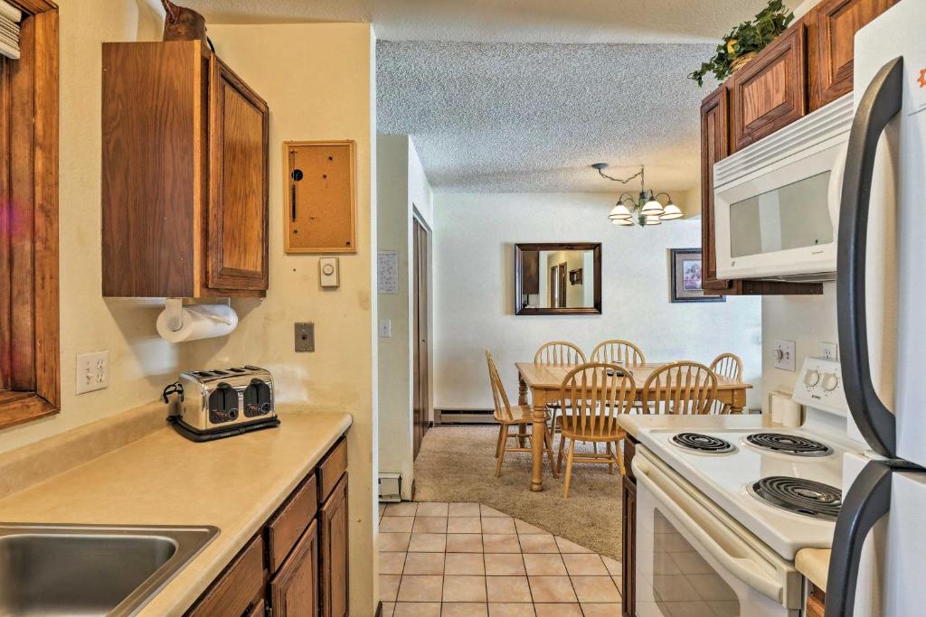 Steamboat Condo with Amenities - 1 Mi to Resort - image 2