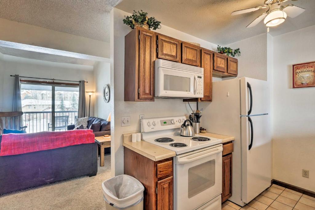 Steamboat Condo with Amenities - 1 Mi to Resort - image 5