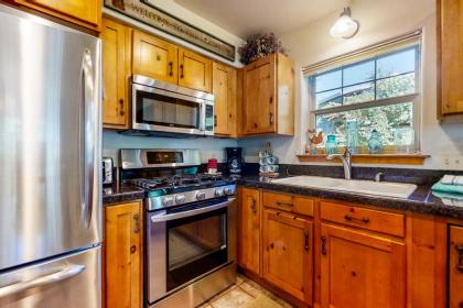 Bear Creek Lodge Townhome - image 12