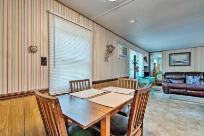 Cabin with Fire Pit Walk to Steinhatchee River! - image 8