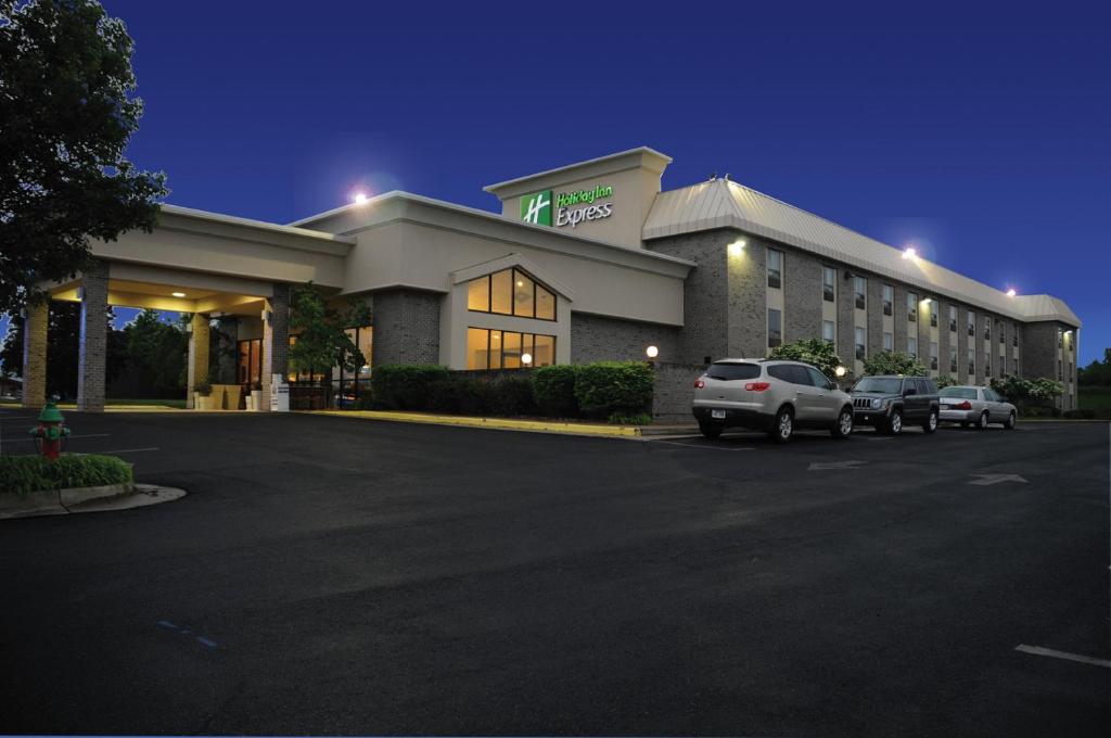 Holiday Inn Express Stephens City an IHG Hotel - main image