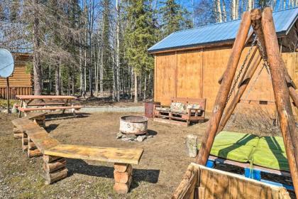 Cozy Kenai Riverfront Cabin Fishing Paradise - image 4