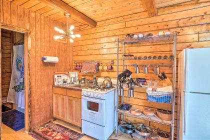 Cozy Kenai Riverfront Cabin Fishing Paradise - image 6