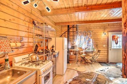 Cozy Kenai Riverfront Cabin Fishing Paradise - image 8