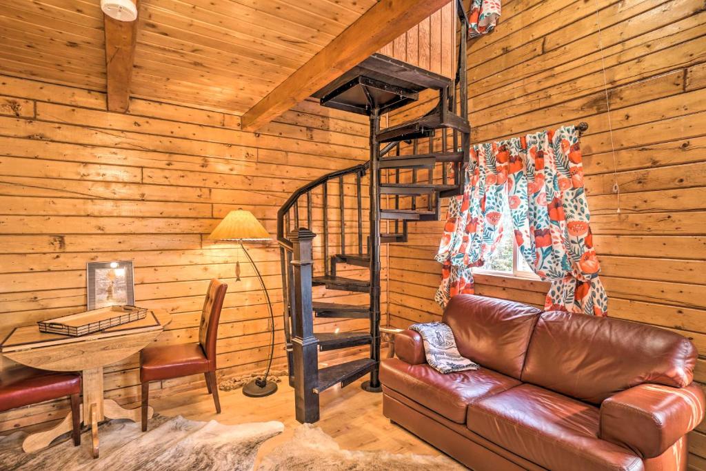 Rustic Sterling Cabin with Kenai River Views! - image 5