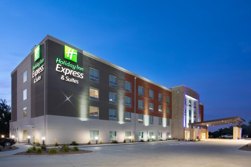 Holiday Inn Express & Suites - Sterling an IHG Hotel - main image