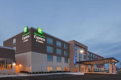 Holiday Inn Express  Suites   Sterling Heights Detroit Area an IHG Hotel Sterling Heights