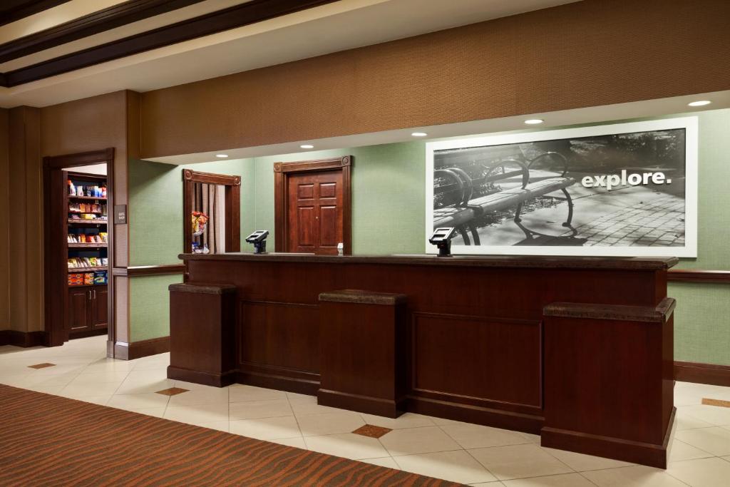 Hampton Inn & Suites Washington-Dulles International Airport - image 5