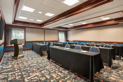 Hampton Inn Dulles/Cascades - image 18