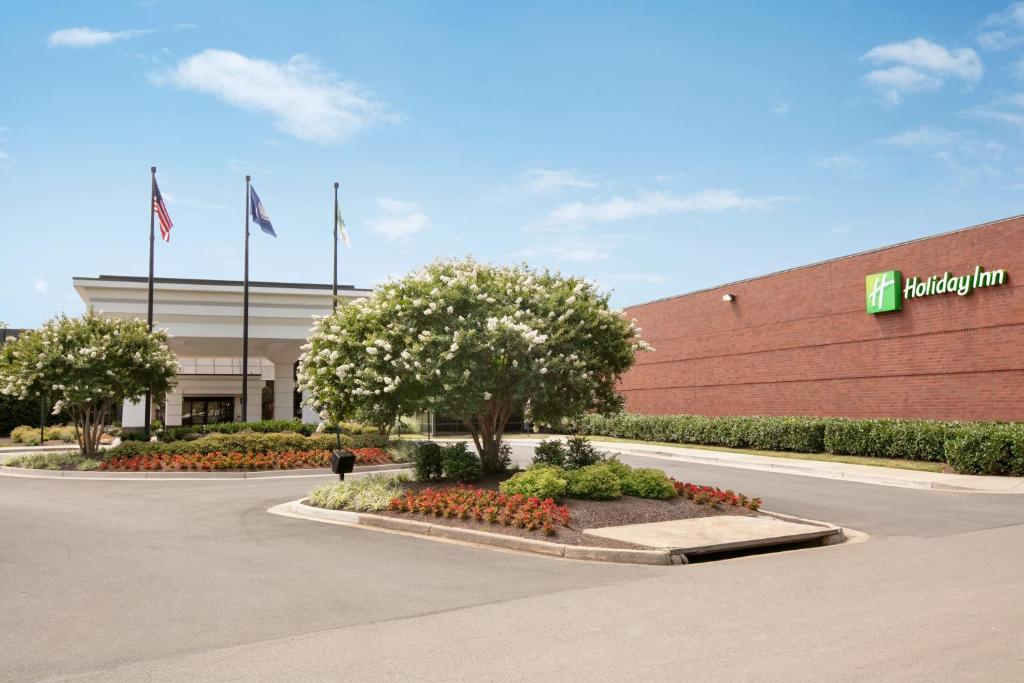 Holiday Inn Washington-Dulles International Airport an IHG Hotel - main image