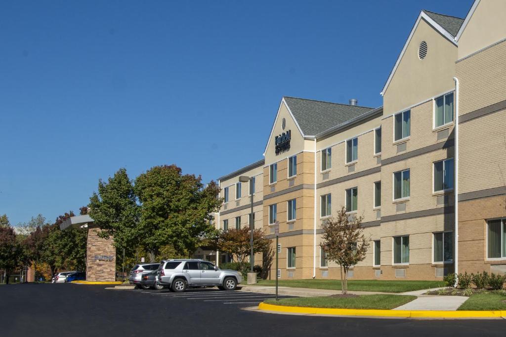 Fairfield Inn & Suites Dulles Airport - image 2