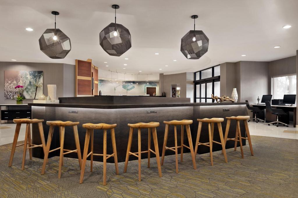 SpringHill Suites Dulles Airport - image 2