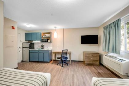 Suburban Extended Stay Hotel Wash. Dulles - image 11