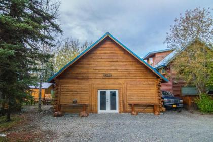 Pet-Friendly Log Cabin with Fire Pit on Kenai River! - image 9