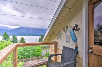 Rustic Stevenson Hideaway with View on the Gorge! - image 10