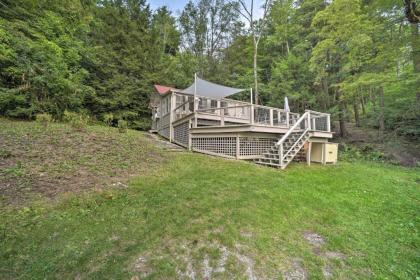 Cozy Stockbridge Cabin - Walk to Beach and Lake! - image 15