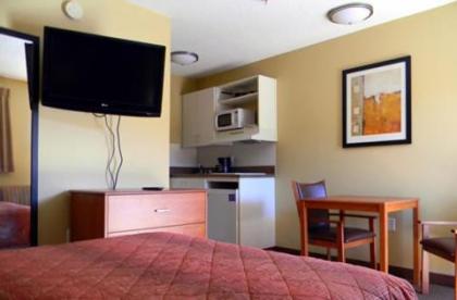 Stay Inn & Suites - Stockbridge - image 2