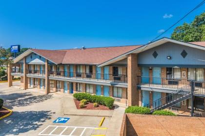 Americas Best Value Inn Stockbridge - image 12