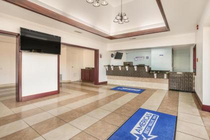 Americas Best Value Inn Stockbridge - image 9