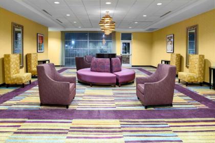 Fairfield Inn & Suites by Marriott Atlanta Stockbridge - image 3