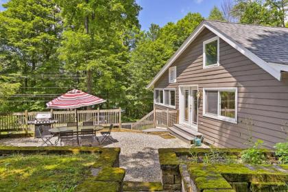 Berkshires Home with Kayak   Walk to Stockbridge Bowl Massachusetts