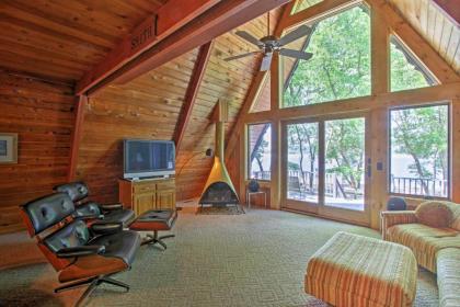 Lakefront Lake Pepin Cottage with Deck-Steps to Beach - image 10