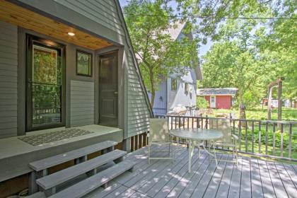 Lakefront Lake Pepin Cottage with Deck-Steps to Beach - image 13