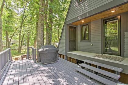 Lakefront Lake Pepin Cottage with Deck-Steps to Beach - image 14