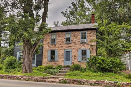 Stunning Home by the Delaware River with Hot Tub! - image 12