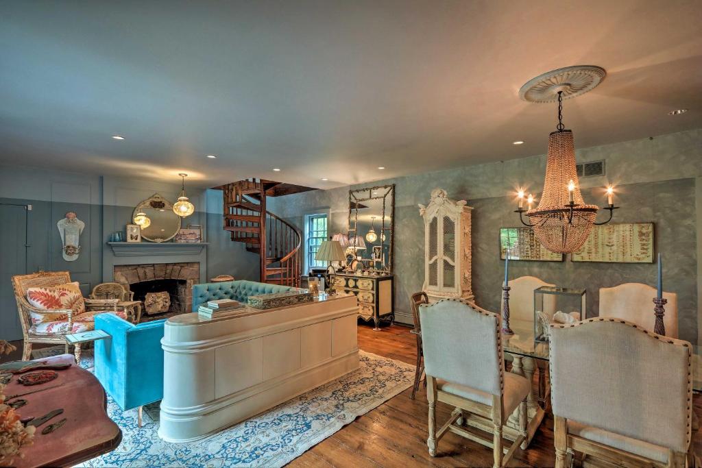 Stunning Home by the Delaware River with Hot Tub! - image 6