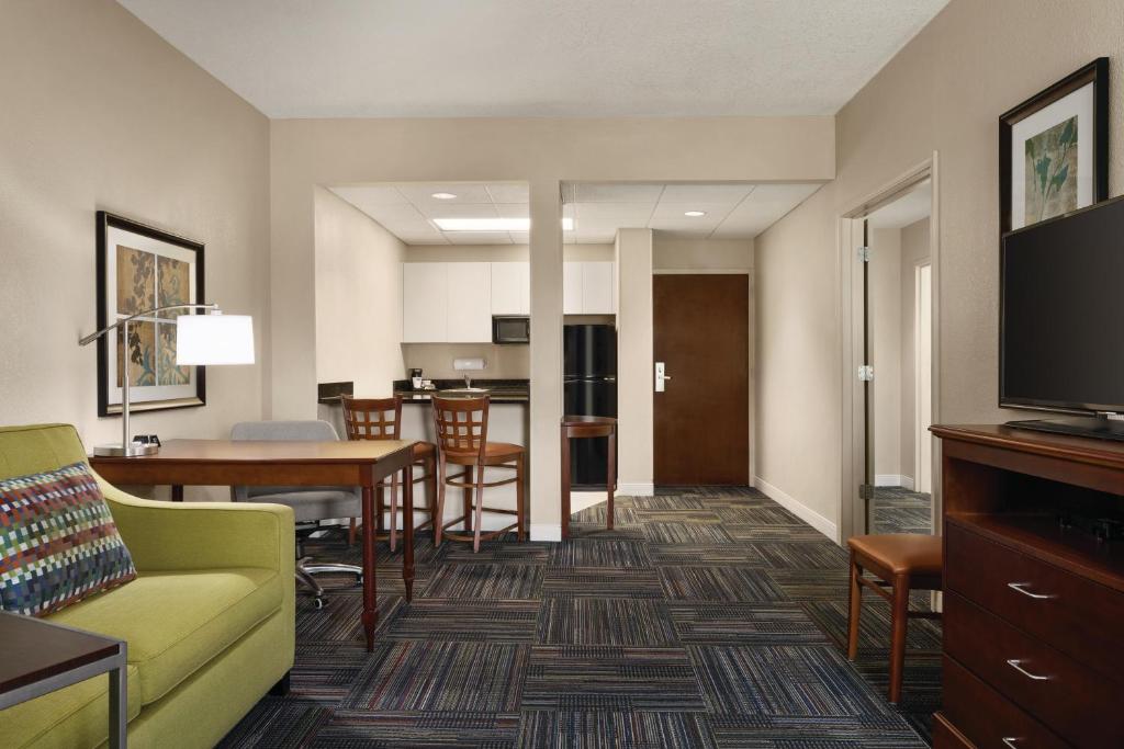 Hampton Inn Atlanta-Stone Mountain - image 7