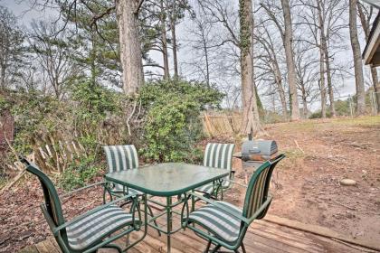 Quiet and Convenient Home 6 Mi to Stone Mtn! - image 5