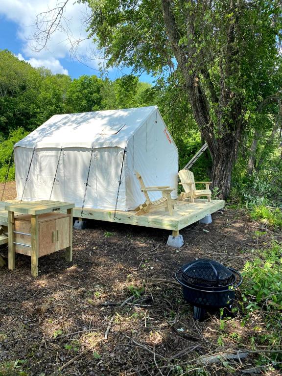 Tentrr Signature Site - Lower Pond Tent - image 2