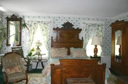 House of 1833 Bed and Breakfast - image 5