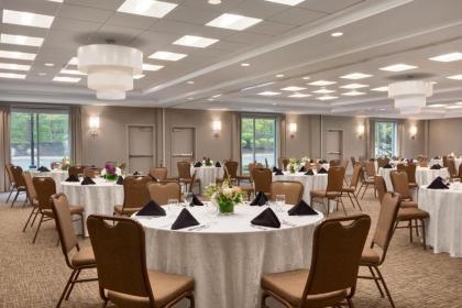 Hilton Garden Inn Stony Brook - image 13