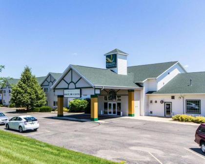 Quality Inn  Suites Stoughton   madison South