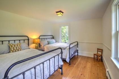 Pet-Friendly House with Deck - 10 Mi to Stowe Mtn! - image 2